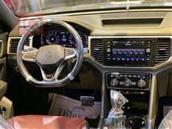 ڤۆڵکسواگن ئەتڵەس کرۆس سپۆرت